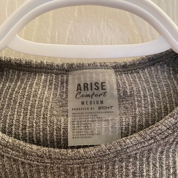 ECHT Apparel cropped workout shirt - Picture 2 of 4